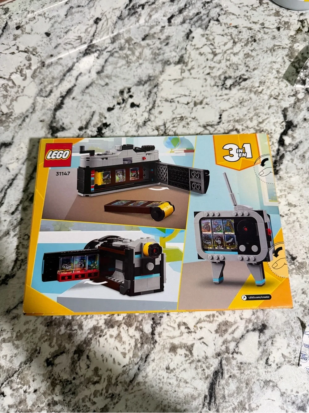 LEGO Creator 31147 Retro Camera Set 261 pcs. 3-in-1 Kit - Sealed - Picture 2 of 4